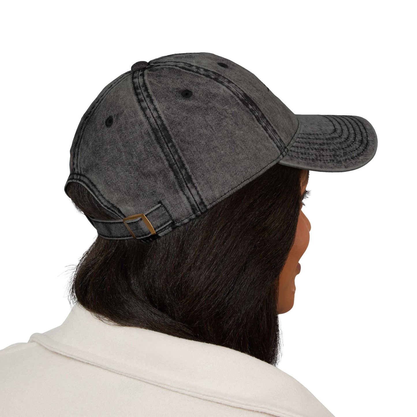 Hat Vintage Cap (Embroidery) by Mariu del Campo.