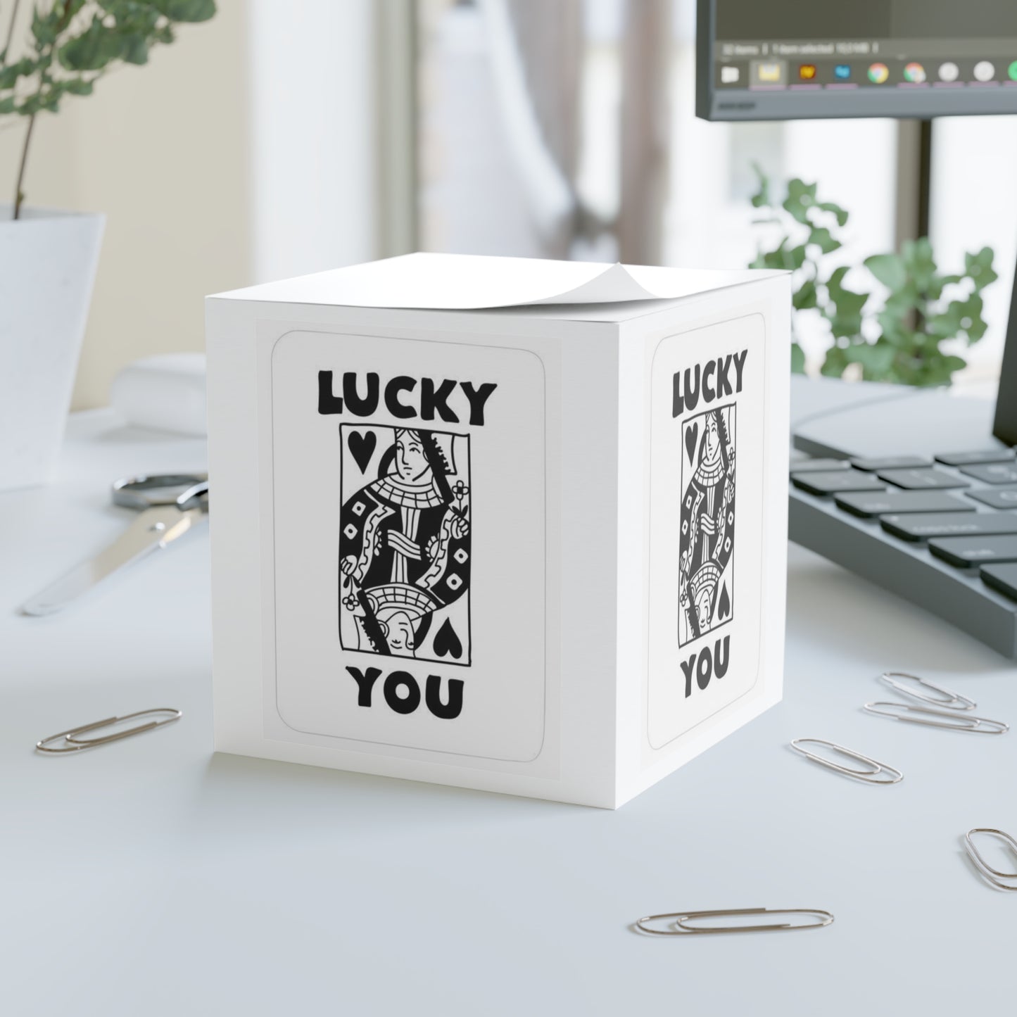 Note Cube lucky you by Mariu del Campo.