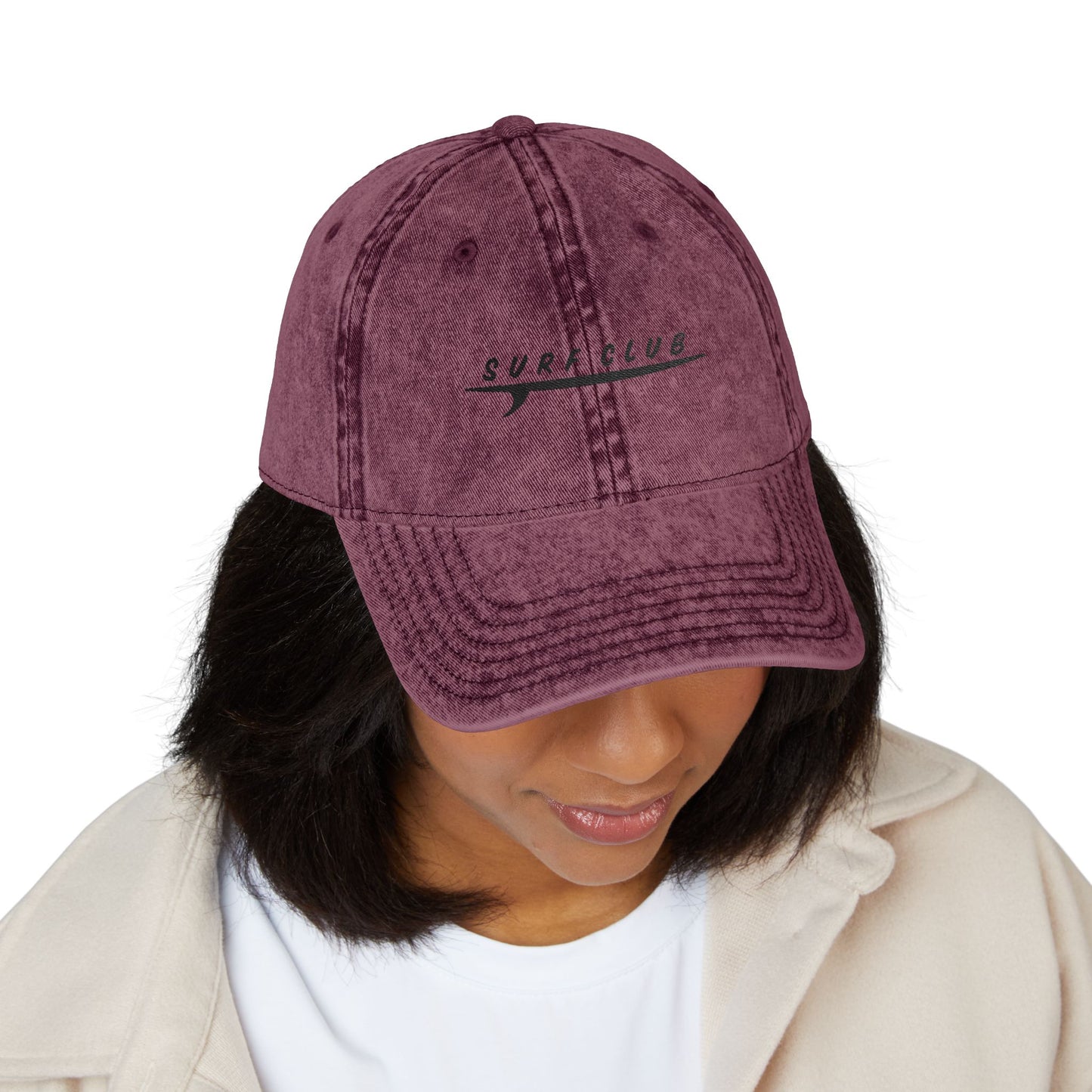 Hat Vintage Cap (Embroidery) by Mariu del Campo.