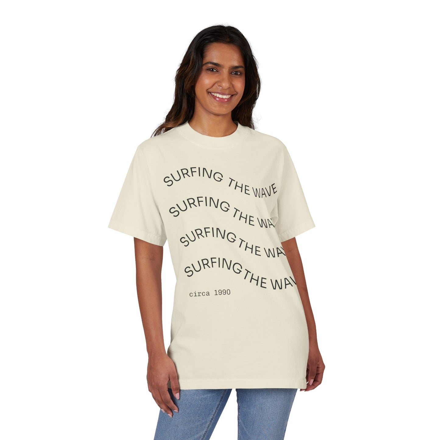 T-Shirt Surfing Wave Unisex by Mariu del Campo.