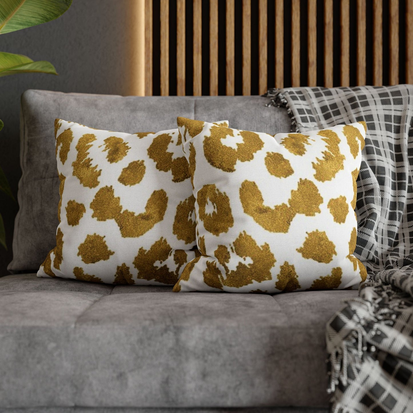 Pillowcase Spun Polyester Square gold leopard by Mariu del Campo. - Mariu del Campo