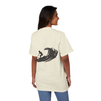 T-Shirt Surfing Wave Unisex by Mariu del Campo.
