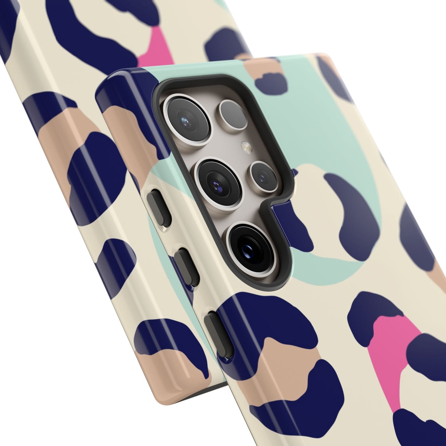 Cases Tough leopard by Mariu del Campo.