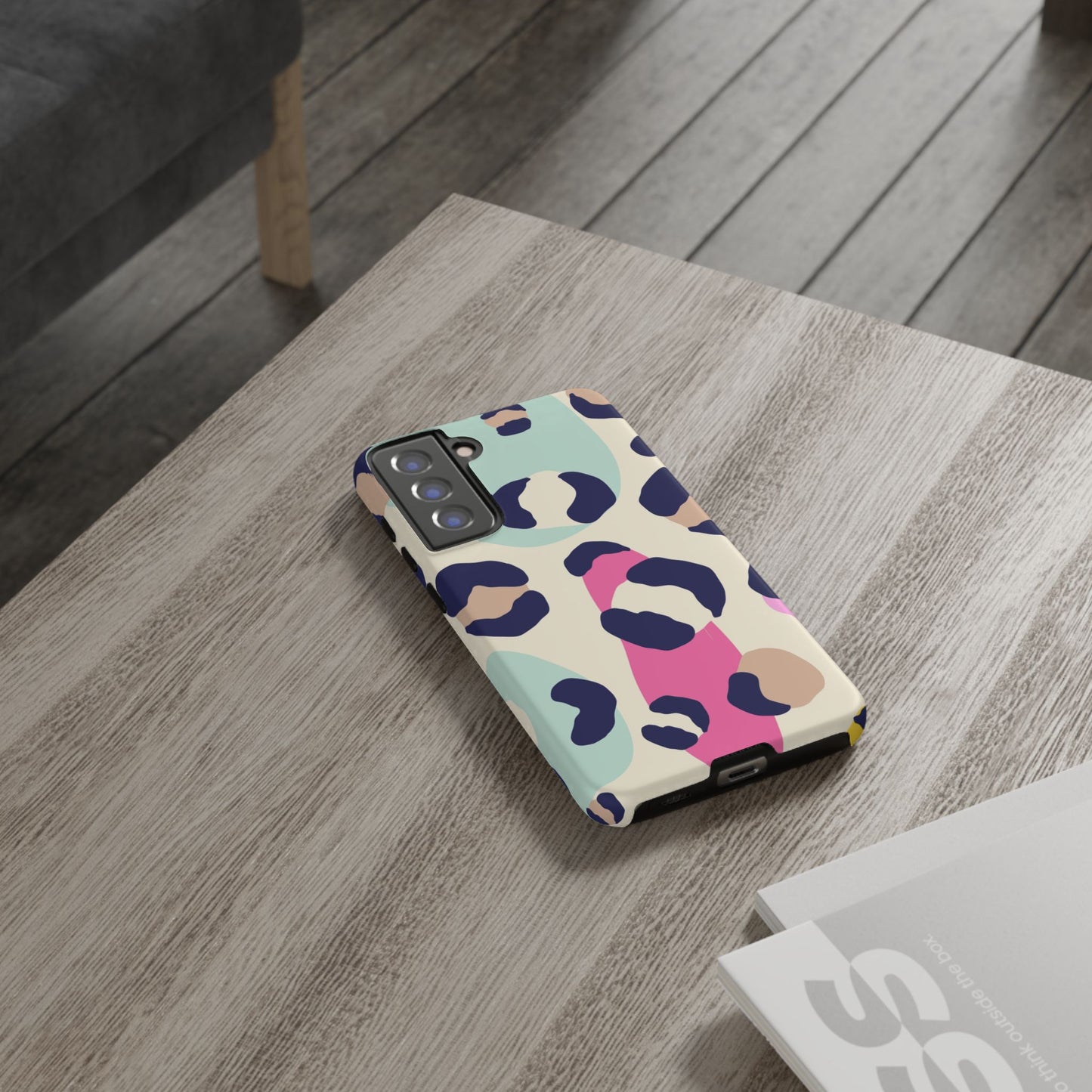 Cases Tough leopard by Mariu del Campo.