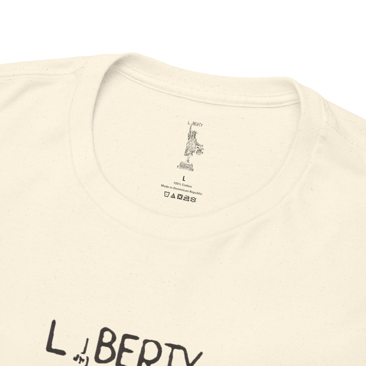 T-Shirt Statue of Liberty Unisex Cotton Tee by Mariu del Campo.