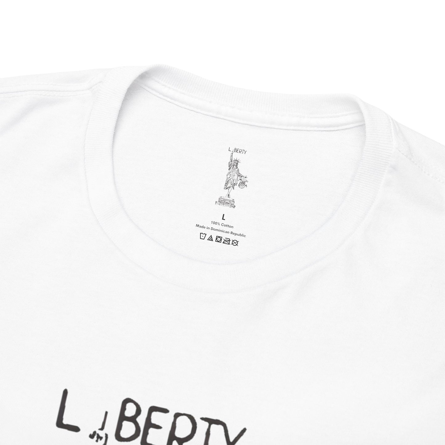 T-Shirt Statue of Liberty Unisex Cotton Tee by Mariu del Campo.