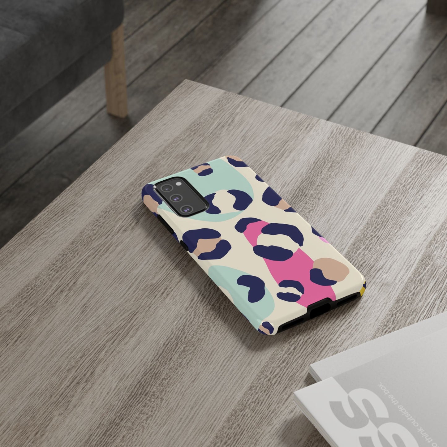 Cases Tough leopard by Mariu del Campo.