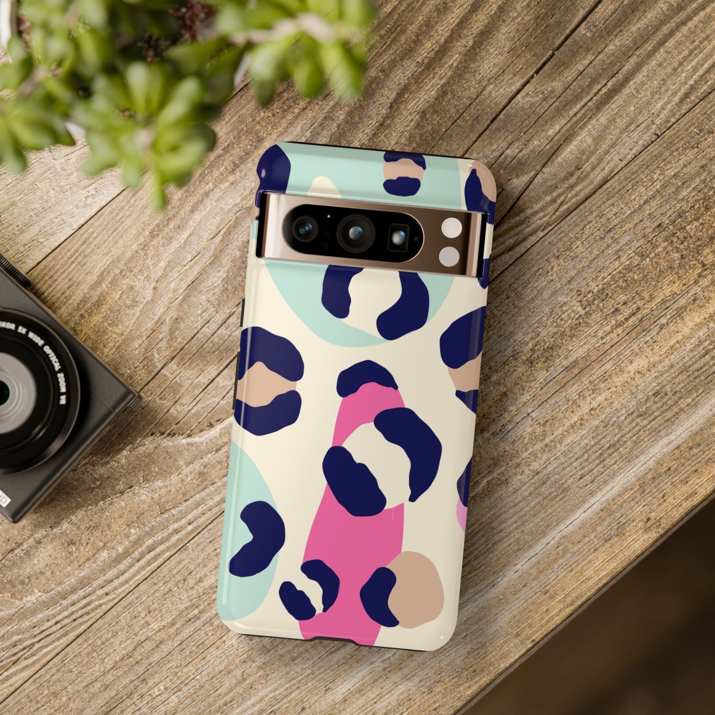 Cases Tough leopard by Mariu del Campo.