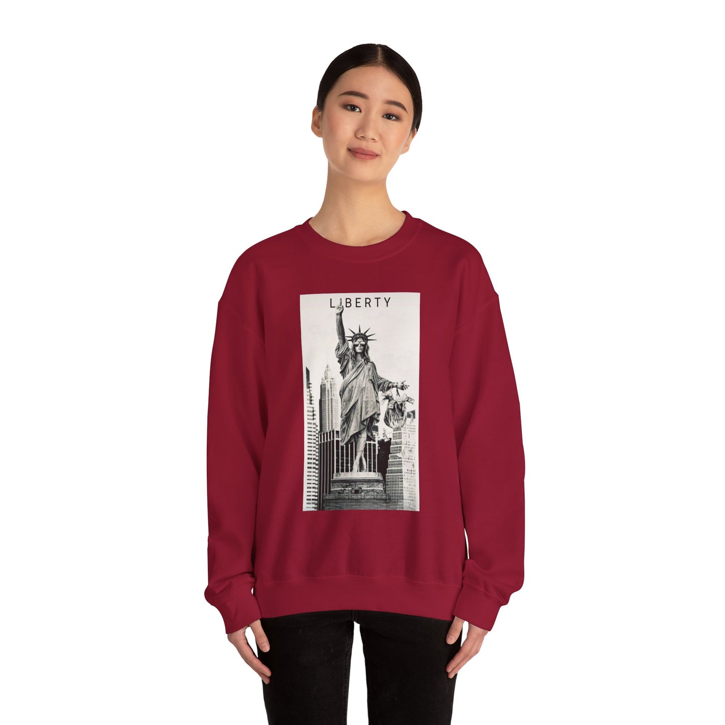 Sweatshirt Statue of Liberty Unisex by Mariu del Campo.