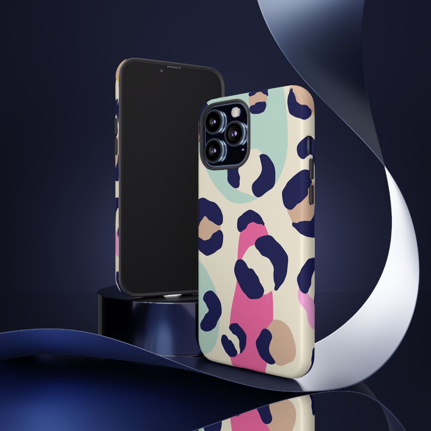 Cases Tough leopard by Mariu del Campo.