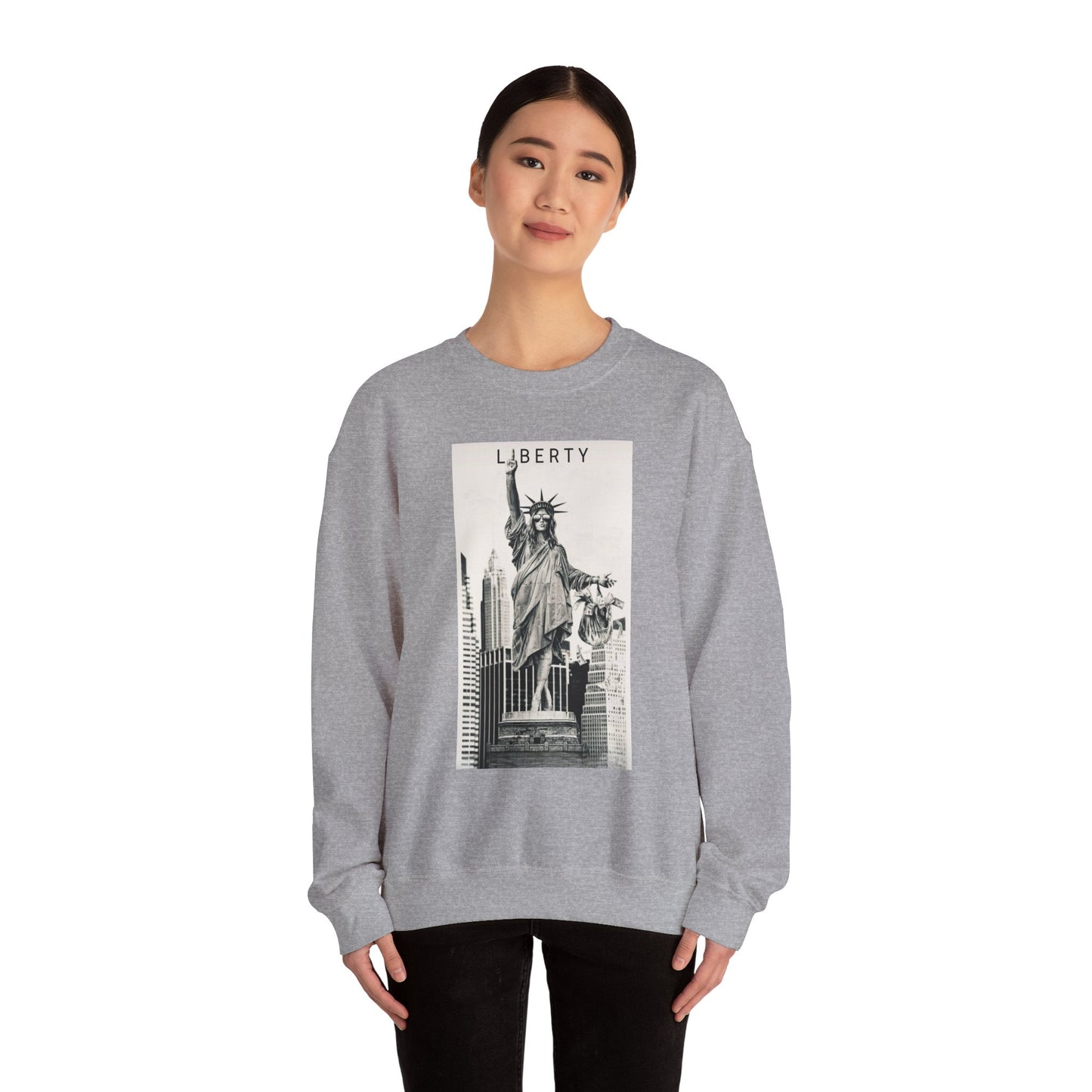 Sweatshirt Statue of Liberty Unisex by Mariu del Campo.