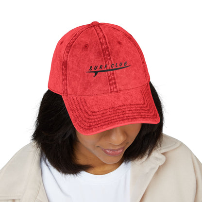 Hat Vintage Cap (Embroidery) by Mariu del Campo.