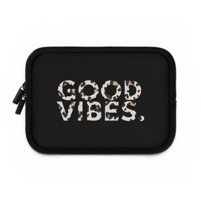 Laptop Sleeve Good Vibes by Mariu del Campo.