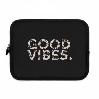 Laptop Sleeve Good Vibes by Mariu del Campo.
