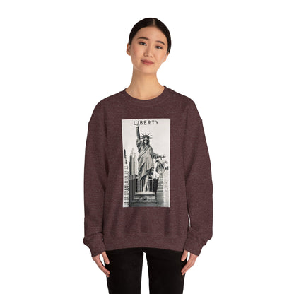 Sweatshirt Statue of Liberty Unisex by Mariu del Campo.