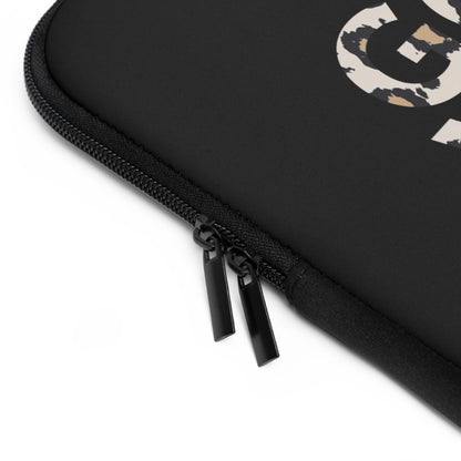 Laptop Sleeve Good Vibes by Mariu del Campo.