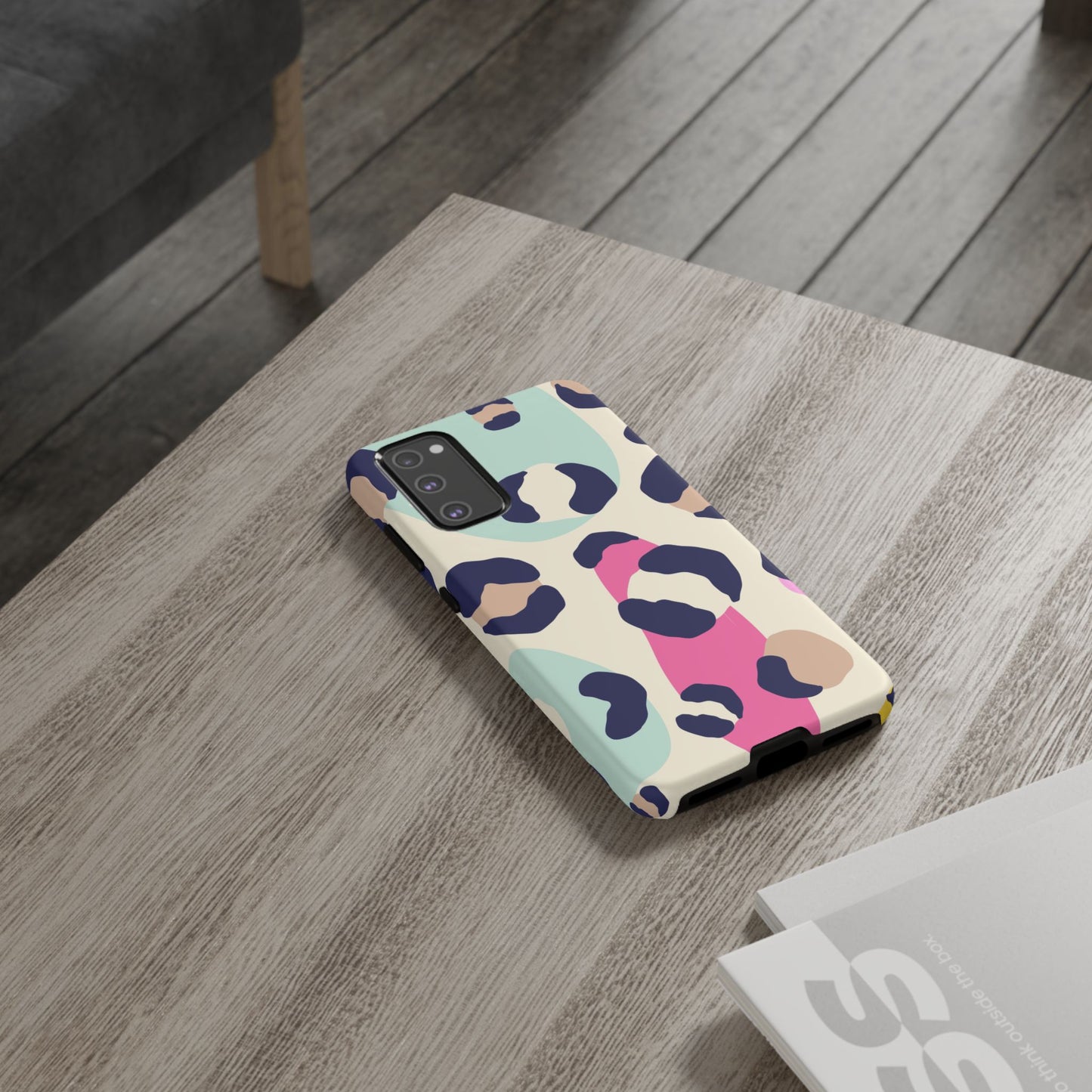 Cases Tough leopard by Mariu del Campo.