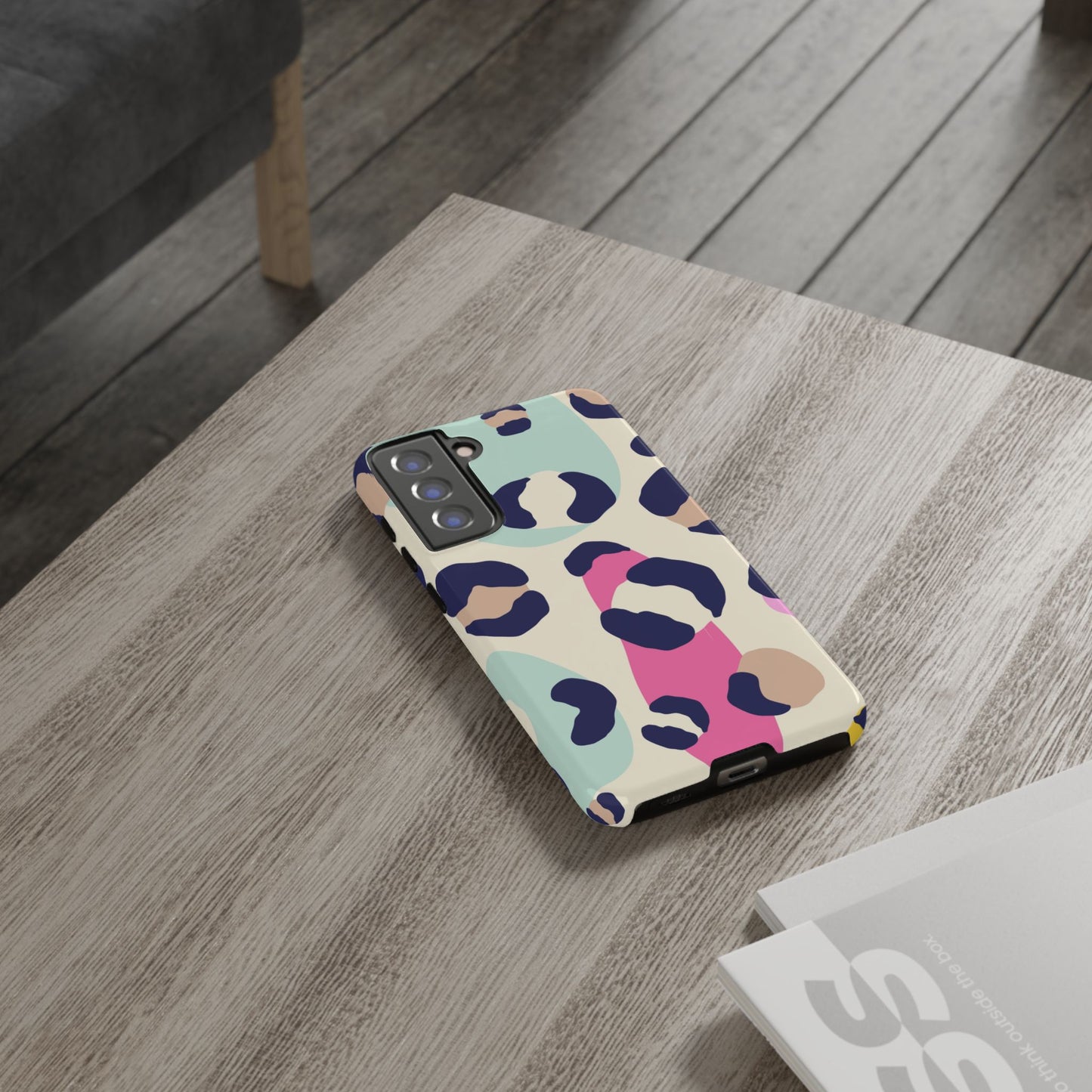Cases Tough leopard by Mariu del Campo.