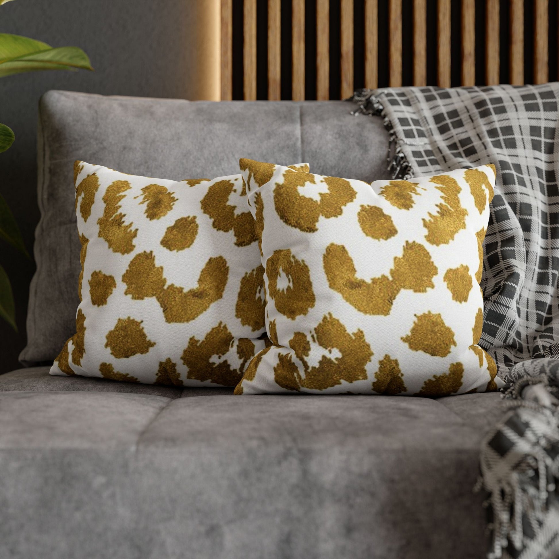 Pillowcase Spun Polyester Square gold leopard by Mariu del Campo. - Mariu del Campo