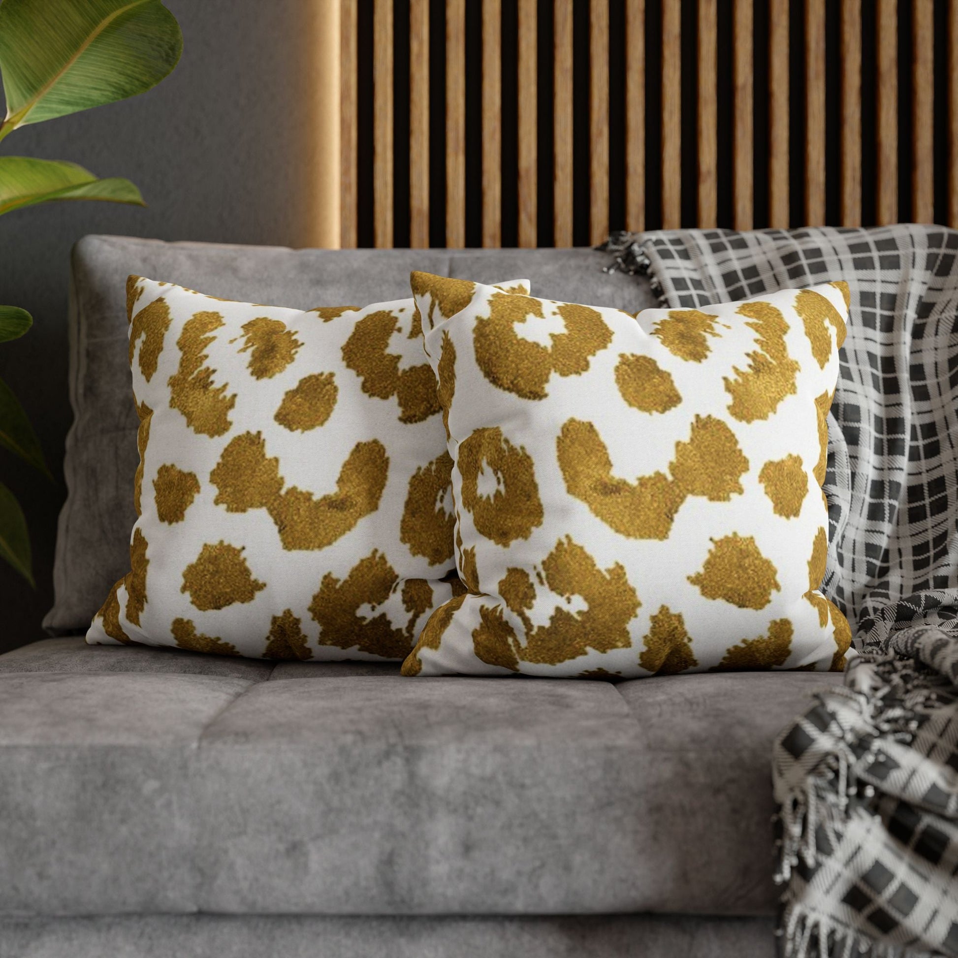 Pillowcase Spun Polyester Square gold leopard by Mariu del Campo. - Mariu del Campo