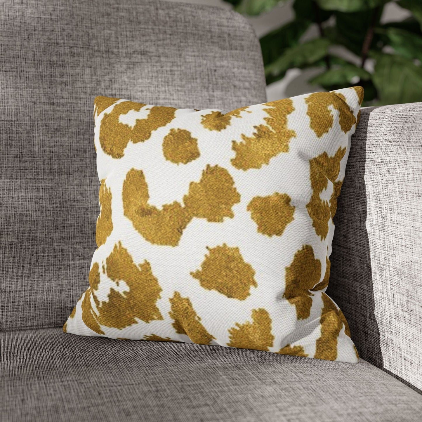 Pillowcase Spun Polyester Square gold leopard by Mariu del Campo. - Mariu del Campo