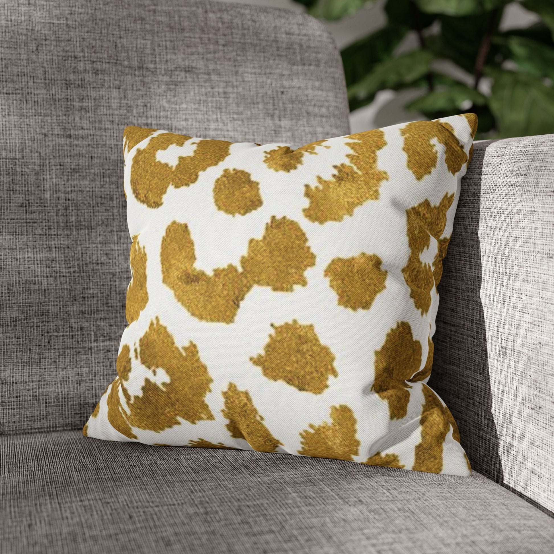 Pillowcase Spun Polyester Square gold leopard by Mariu del Campo. - Mariu del Campo